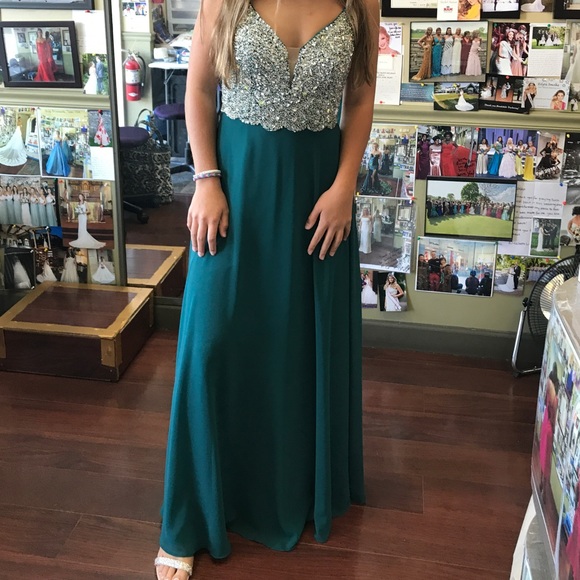 EVA Long Homecoming/Prom Dress - Picture 13 of 15